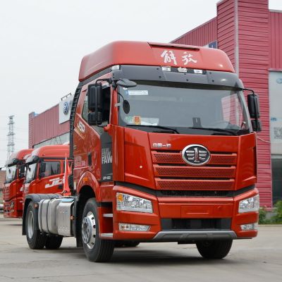 Mitä eroa on CA4180P66K25E6 4X2:n ja CA4180P66K25E6 6X4:n välillä?